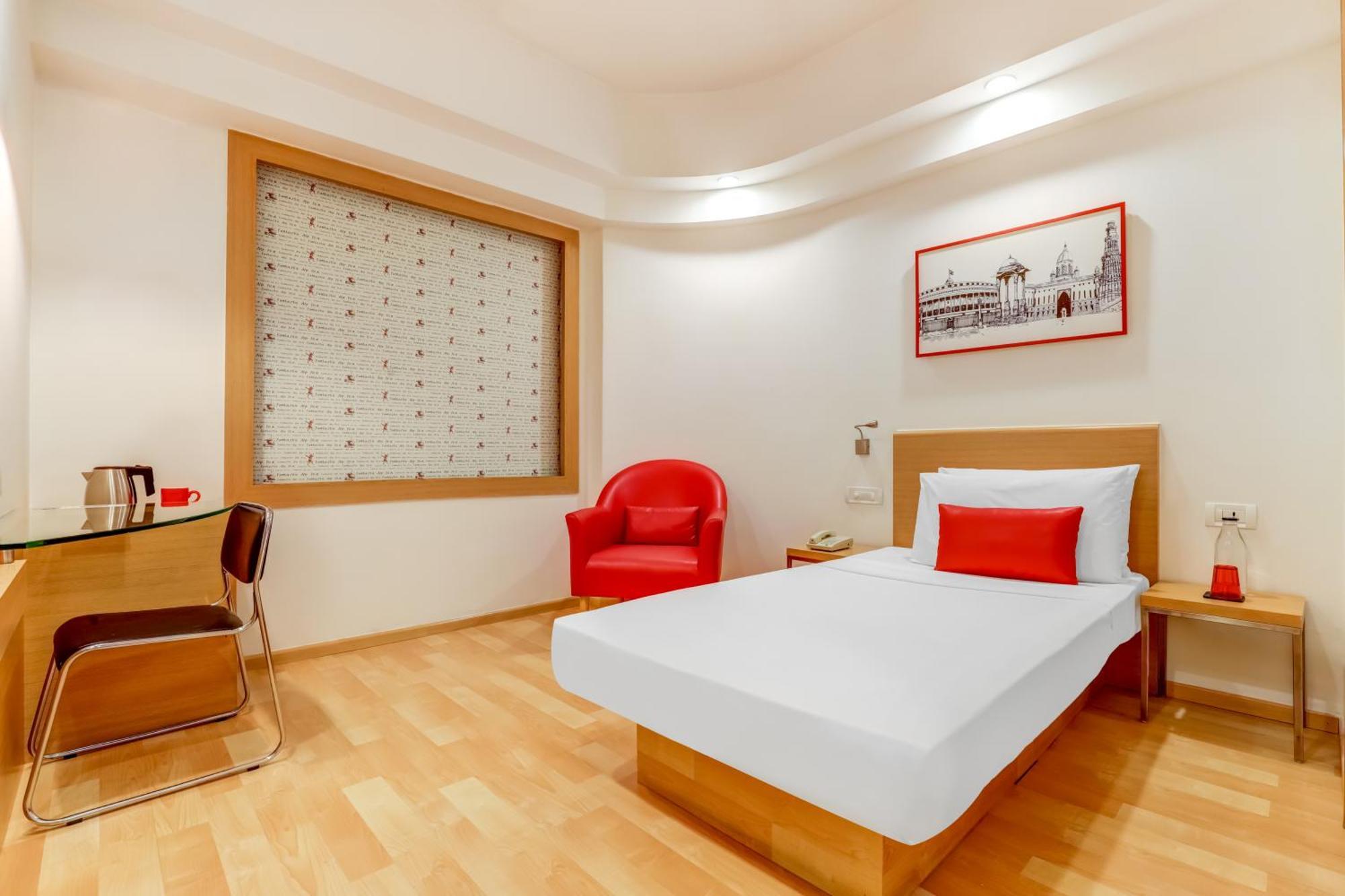 Red Fox By Lemon Tree Hotels, Delhi Airport 4*