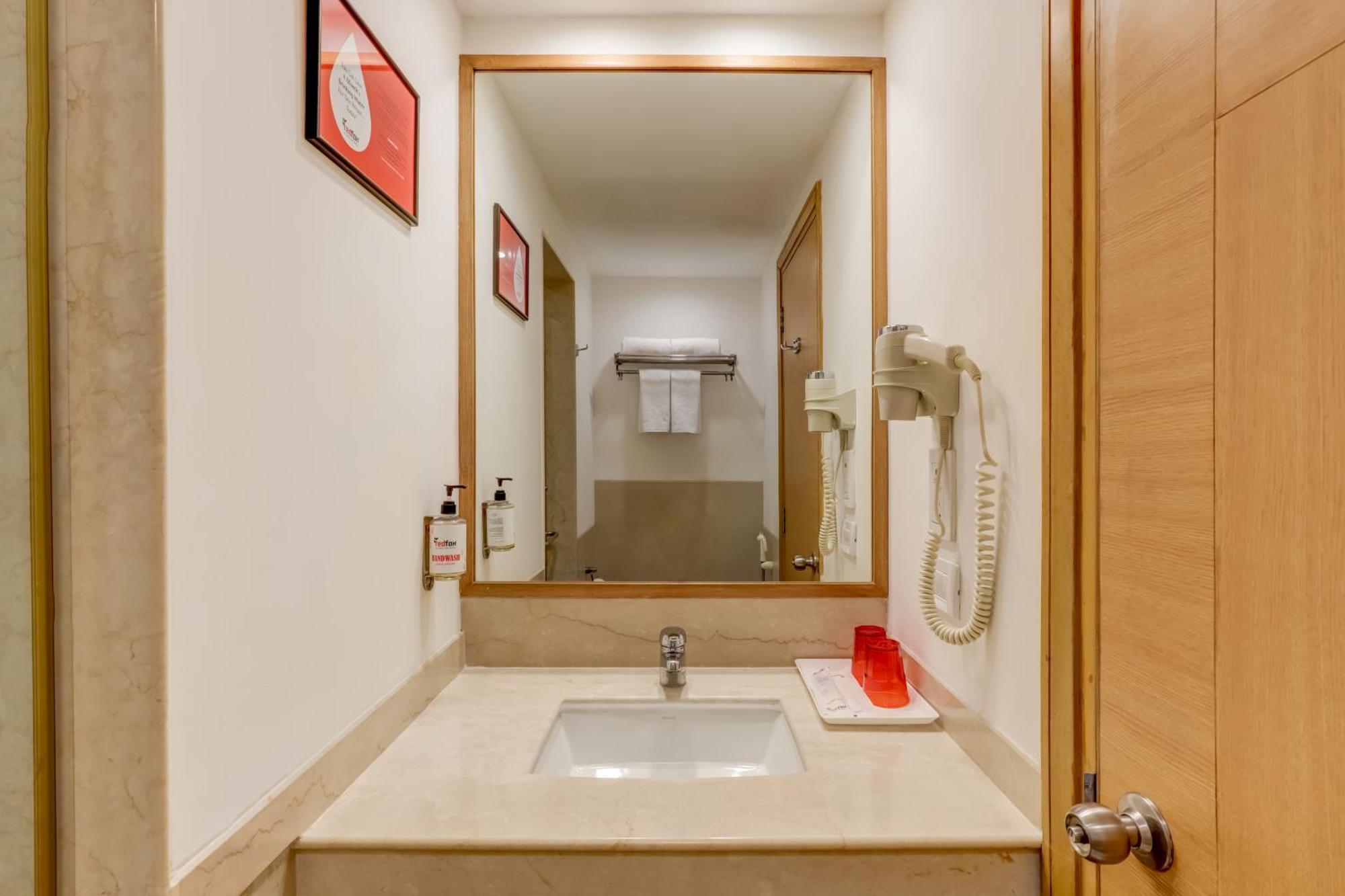Red Fox By Lemon Tree Hotels, Delhi Airport Hotel